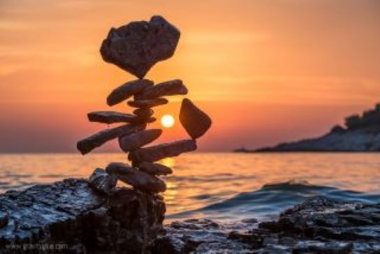 The amazing art of rock balancing